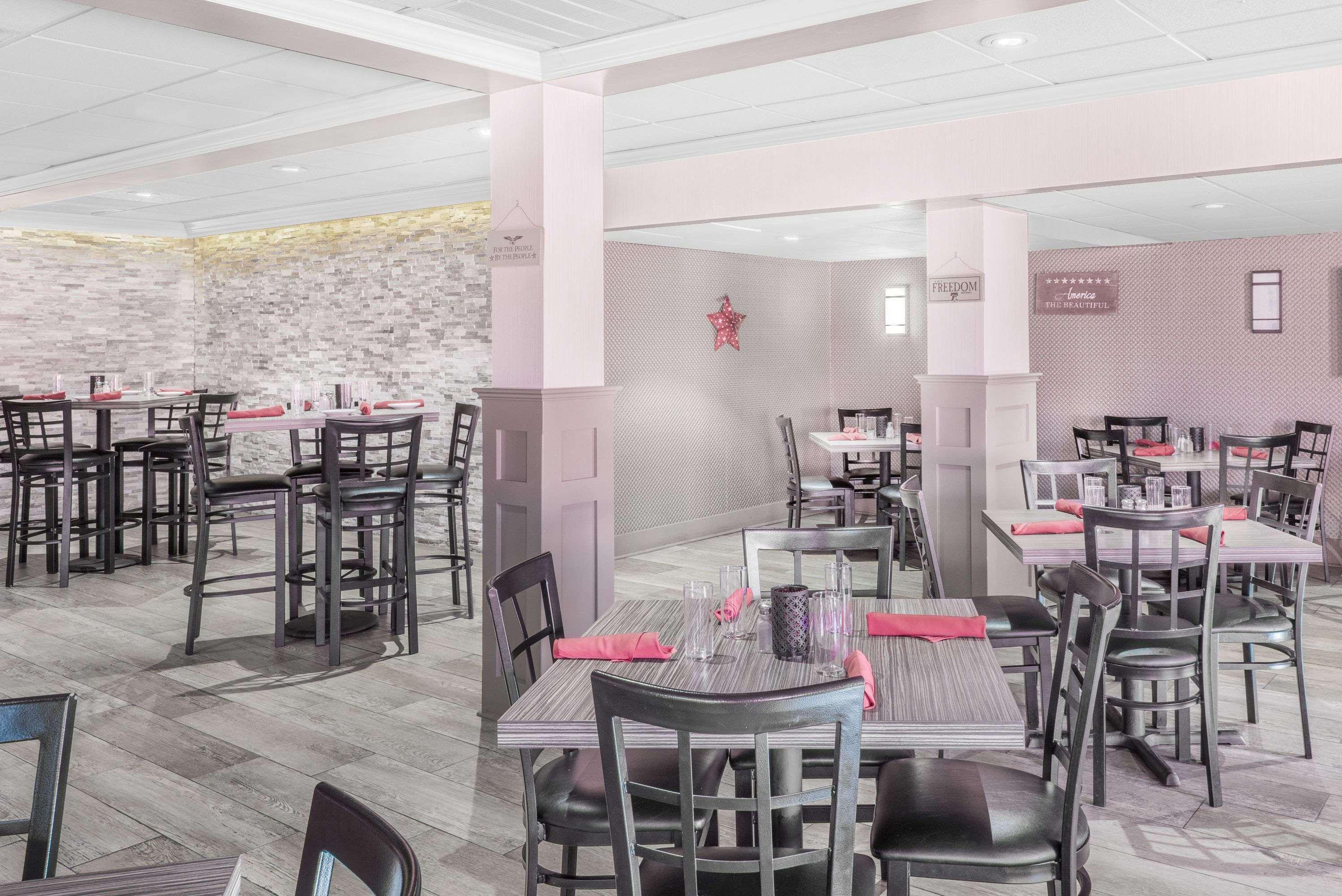 Days Inn By Wyndham Springfield/Phil.Intl Airport Екстер'єр фото