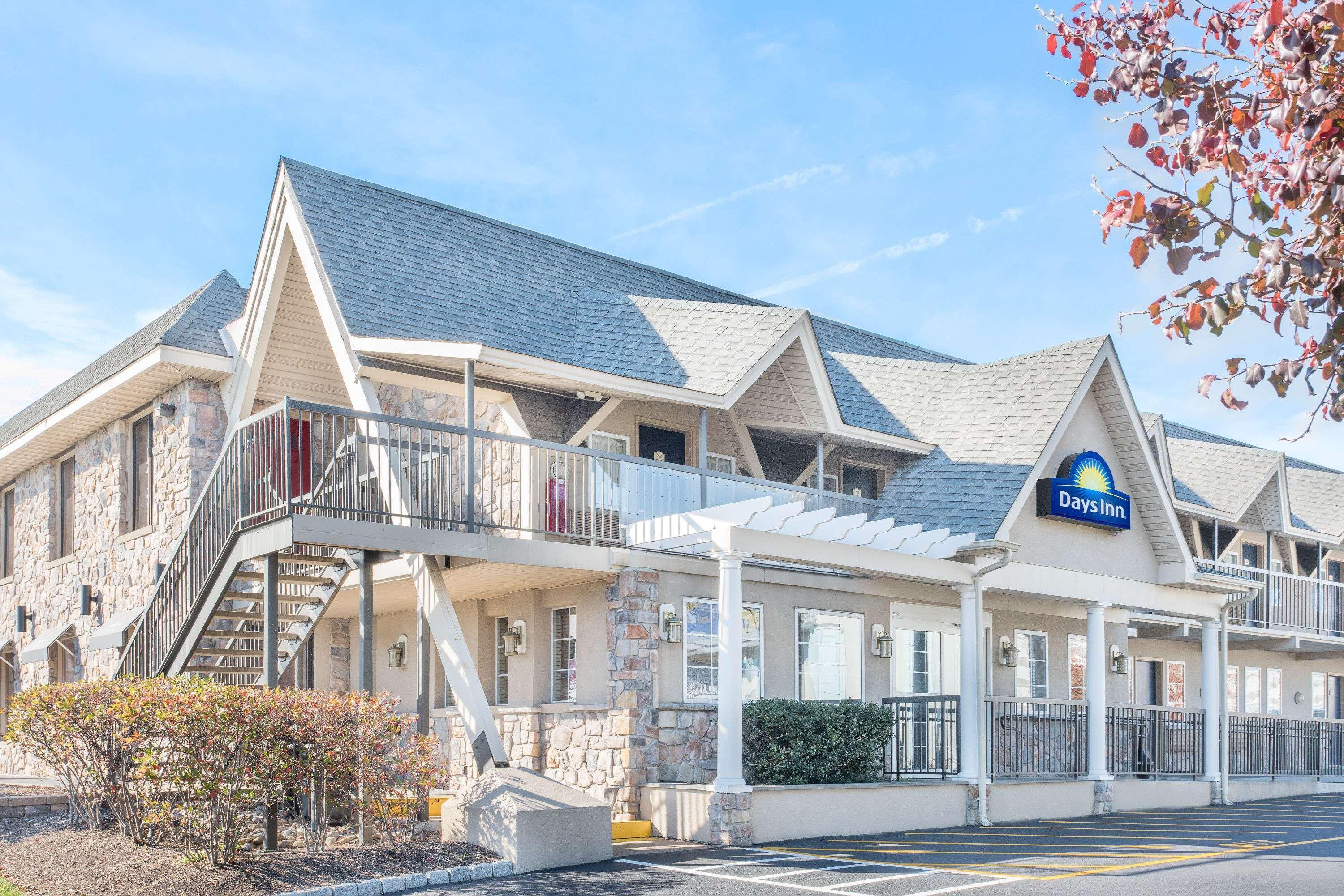 Days Inn By Wyndham Springfield/Phil.Intl Airport Екстер'єр фото