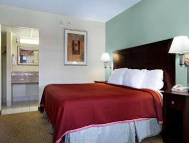 Days Inn By Wyndham Springfield/Phil.Intl Airport Екстер'єр фото